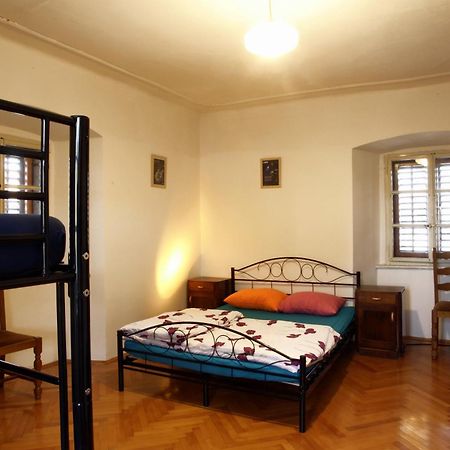 Residence Muzica Bed And Breakfast Комен Екстер'єр фото