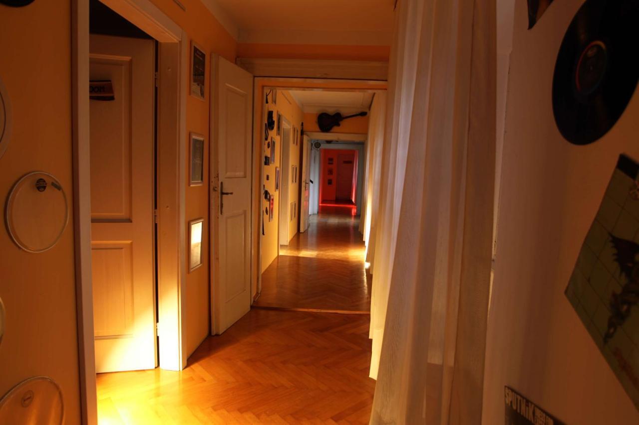 Residence Muzica Bed And Breakfast Комен Екстер'єр фото
