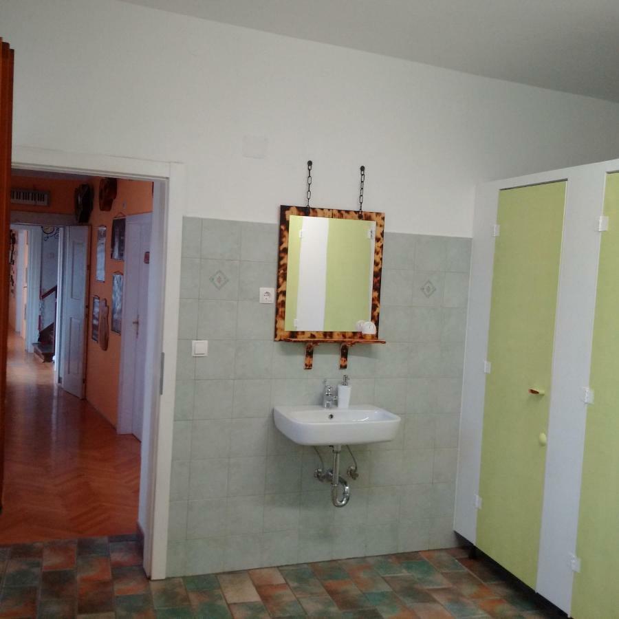 Residence Muzica Bed And Breakfast Комен Екстер'єр фото
